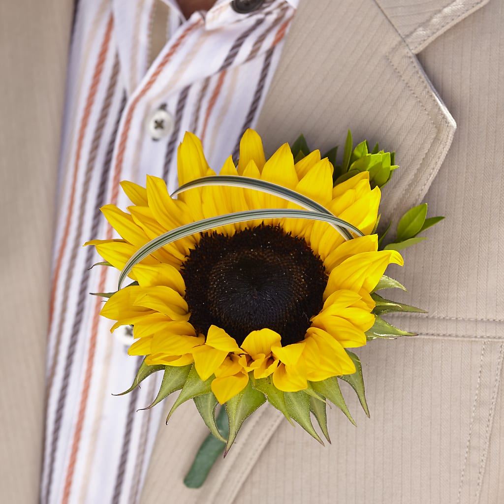 Free Spirit Boutonniere – As Seasons Change Down South, Foley AL