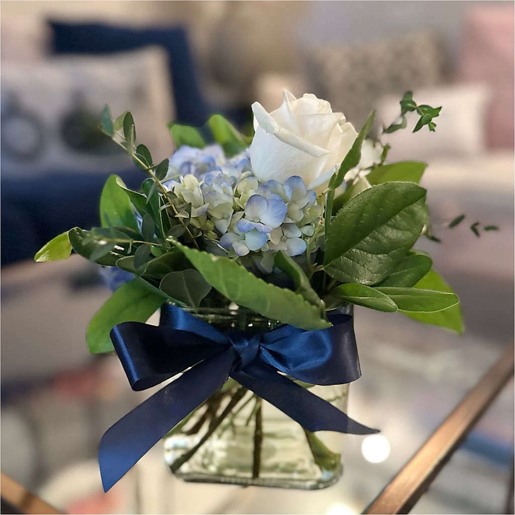 Sky Blue Delight Bouquet –  As Seasons Change Down South, Foley AL
