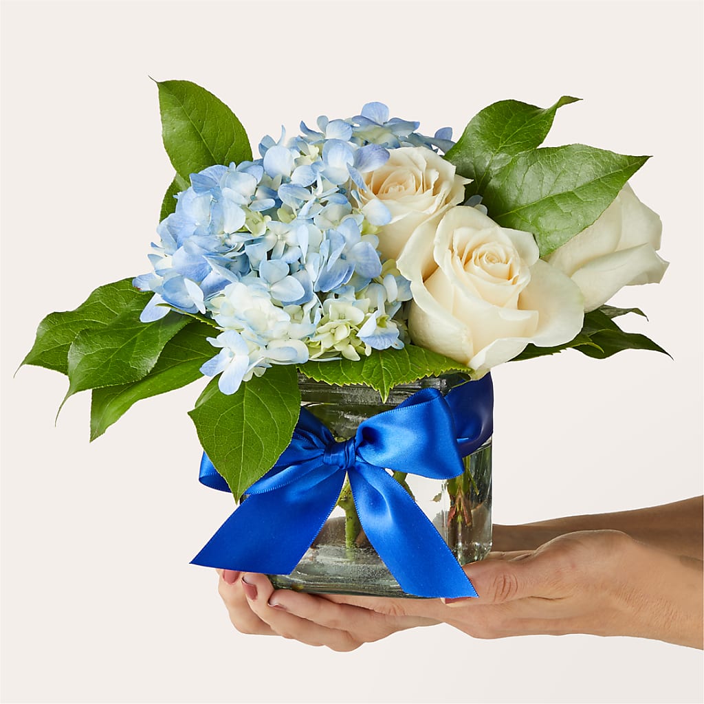 Sky Blue Delight Bouquet –  As Seasons Change Down South, Foley AL